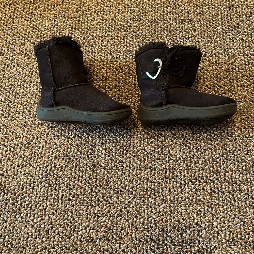 Black “fur” lined boots